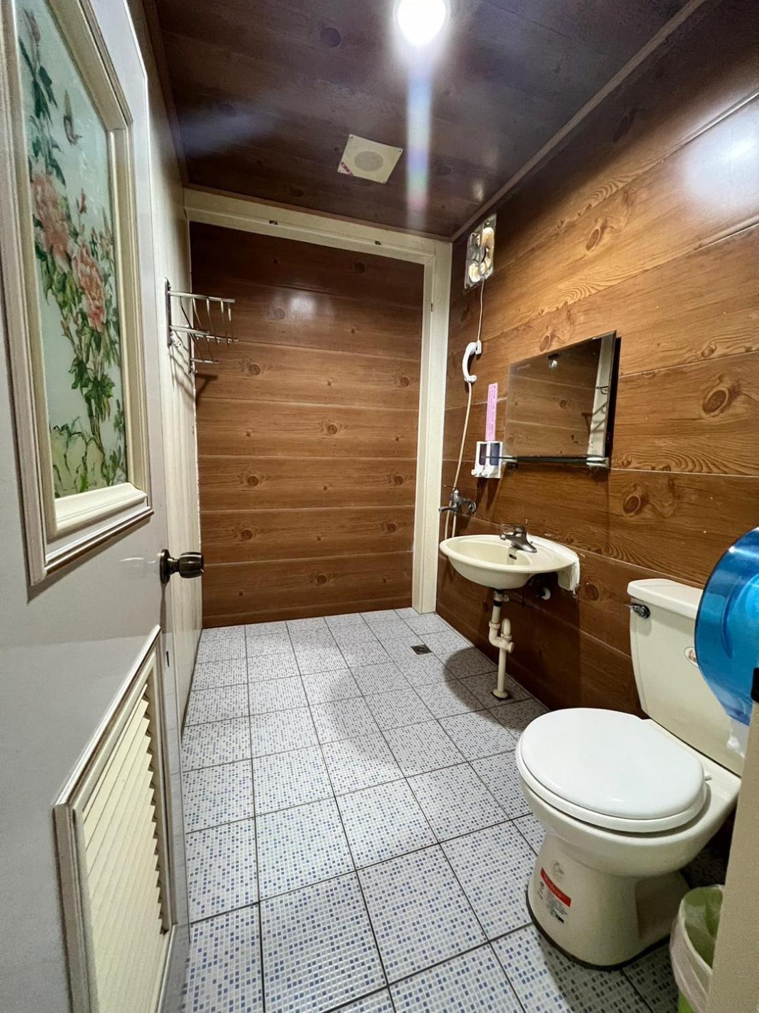 Kenting Dajianshan Cabin Rum bild